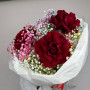 Букет из французских роз и гипсофилы — вид 3